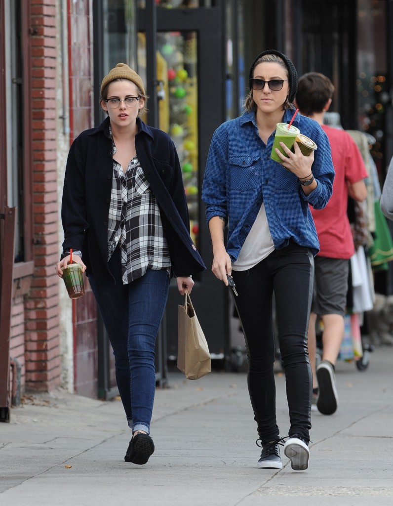 Kristen Stewart and best friend Alicia Cargile visit Tacos Delta
