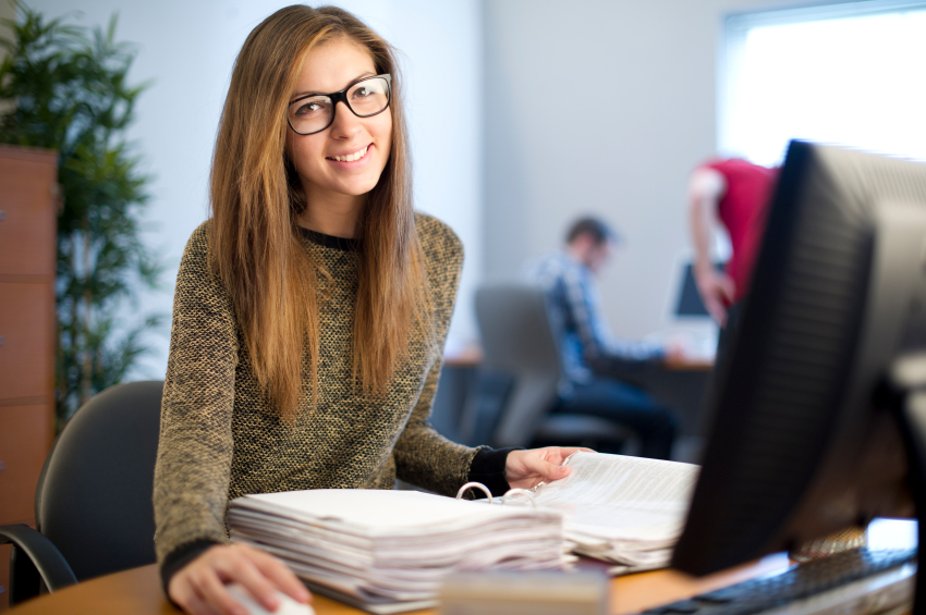 young female office worker | Ladyclever